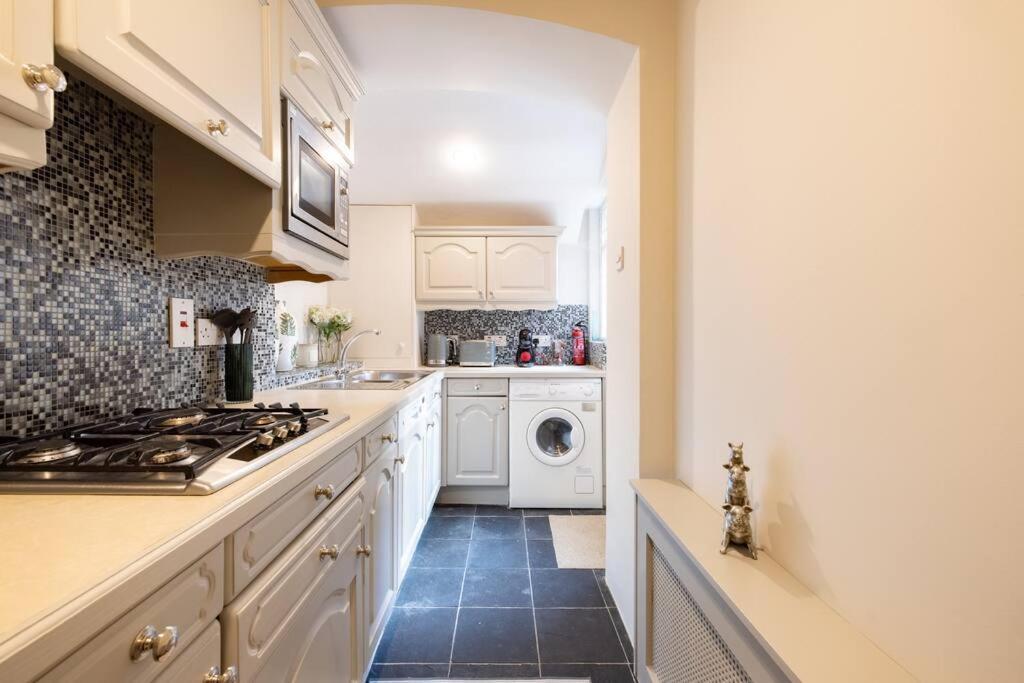 Spacious One Bedroom Flat By South Kensington 3 Month Minimum Casa de Férias *